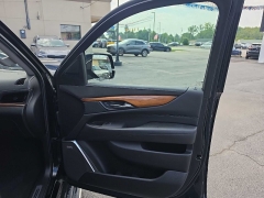 Used 2017  Cadillac Escalade ESV 4d SUV 4WD Premium Luxury at City Wide Auto Credit near Toledo&comma; OH