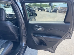 Used 2019  Jeep Cherokee 4d SUV 4WD Trailhawk Elite 3&period;2L at City Wide Auto Credit near Toledo&comma; OH
