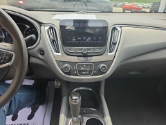 Used 2017  Chevrolet Malibu 4d Sedan LT at City Wide Auto Credit near Toledo&comma; OH