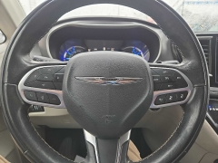 Used 2022  Chrysler Pacifica Hybrid Touring L FWD at City Wide Auto Credit near Toledo&comma; OH