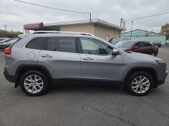 Used 2015  Jeep Cherokee 4d SUV 4WD Latitude V6 at City Wide Auto Credit near Toledo, OH