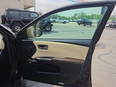 Used 2017  Toyota Avalon 4d Sedan Limited at City Wide Auto Credit near Toledo&comma; OH