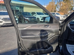 Used 2021  Jeep Grand Cherokee L Limited 4x4 at City Wide Auto Credit near Toledo&comma; OH