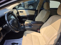 Used 2017  Toyota Avalon 4d Sedan Limited at City Wide Auto Credit near Toledo&comma; OH