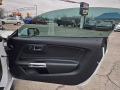 Used 2016  Ford Mustang 2d Convertible V6 at City Wide Auto Credit near Toledo&comma; OH