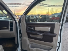 Used 2017  Ram 1500 4WD Crew Cab Laramie at City Wide Auto Credit near Toledo&comma; OH