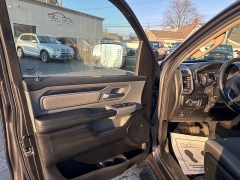 Used 2019  Ram 1500 4WD Crew Cab Big Horn&sol;Lone Star at City Wide Auto Credit near Toledo&comma; OH