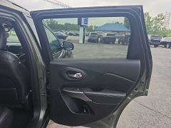 Used 2019  Jeep Cherokee 4d SUV 4WD Limited 2&period;0L Turbo at City Wide Auto Credit near Toledo&comma; OH
