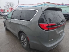 Used 2022  Chrysler Pacifica Hybrid Touring L FWD at City Wide Auto Credit near Toledo&comma; OH