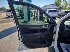 Used 2020  Jeep Grand Cherokee 4d SUV 4WD Laredo at City Wide Auto Credit near Toledo, OH