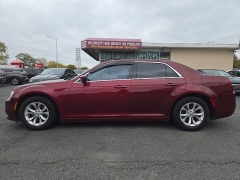 Used 2019  Chrysler 300 4d Sedan RWD Touring at City Wide Auto Credit near Toledo, OH