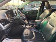 Used 2016  Jeep Cherokee 4d SUV 4WD Trailhawk V6 at City Wide Auto Credit near Toledo&comma; OH