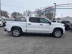 Used 2020  Chevrolet Silverado 1500 4WD Crew Cab Custom at City Wide Auto Credit near Toledo&comma; OH