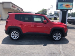 Used 2017  Jeep Renegade 4d SUV 4WD Latitude at City Wide Auto Credit near Toledo, OH