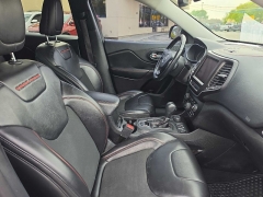 Used 2020  Jeep Cherokee 4d SUV 4WD Trailhawk 2&period;0L Turbo at City Wide Auto Credit near Toledo&comma; OH