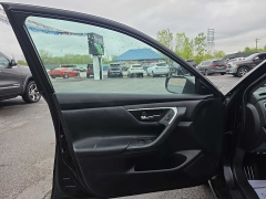 Used 2017  Nissan Altima 4d Sedan 2&period;5L at City Wide Auto Credit near Toledo&comma; OH