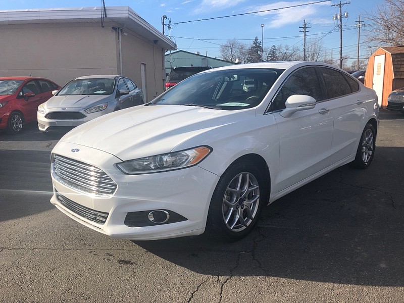 Used 2016  Ford Fusion 4d Sedan SE 2.0L EcoBoost at City Wide Auto Credit near Toledo, OH