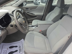 Used 2017  Chevrolet Malibu 4d Sedan LT at City Wide Auto Credit near Toledo&comma; OH