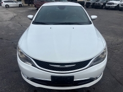 Used 2016  Chrysler 200 4d Sedan C V6 at City Wide Auto Credit near Toledo&comma; OH