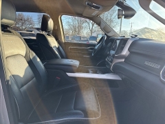 Used 2020  Ram 1500 4WD Crew Cab Laramie at City Wide Auto Credit near Toledo&comma; OH