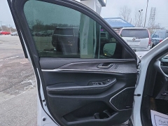 Used 2021  Jeep Grand Cherokee L Limited 4x4 at City Wide Auto Credit near Toledo&comma; OH