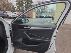 Used 2019  Volkswagen Jetta 4d Sedan 1&period;4T R-Line at City Wide Auto Credit near Toledo&comma; OH