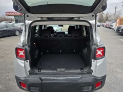 Used 2019  Jeep Renegade 4d SUV 4WD Latitude at City Wide Auto Credit near Toledo&comma; OH