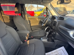 Used 2018  Jeep Renegade 4d SUV 4WD Latitude at City Wide Auto Credit near Toledo&comma; OH