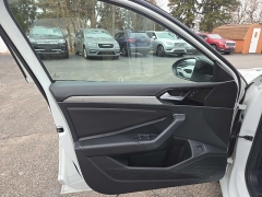 Used 2019  Volkswagen Jetta 4d Sedan 1&period;4T R-Line at City Wide Auto Credit near Toledo&comma; OH