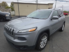 Used 2015  Jeep Cherokee 4d SUV 4WD Latitude V6 at City Wide Auto Credit near Toledo, OH