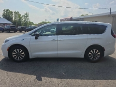 Used 2024  Chrysler Pacifica Hybrid Select FWD at City Wide Auto Credit near Toledo&comma; OH