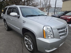 Used 2014  Cadillac Escalade 4d SUV AWD Premium at City Wide Auto Credit near Toledo&comma; OH