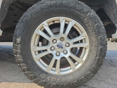 Used 2016  Ford F-150 4WD SuperCrew Limited at City Wide Auto Credit near Toledo&comma; OH