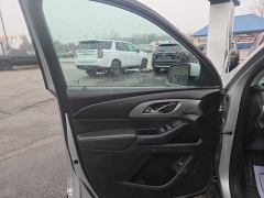 Used 2020  Chevrolet Traverse 4d SUV AWD LT Cloth w&sol;1LT at City Wide Auto Credit near Toledo&comma; OH