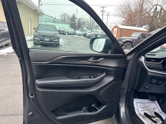 Used 2024  Jeep Grand Cherokee Laredo 4x4 at City Wide Auto Credit near Toledo&comma; OH