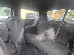 Used 2022  Chrysler Pacifica Touring AWD at City Wide Auto Credit near Toledo&comma; OH