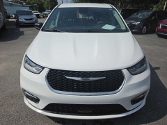 Used 2024  Chrysler Pacifica Hybrid Select FWD at City Wide Auto Credit near Toledo&comma; OH