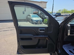 Used 2015  GMC Sierra 1500 4WD Crew Cab SLE at City Wide Auto Credit near Toledo&comma; OH