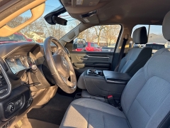 Used 2019  Ram 1500 4WD Crew Cab Big Horn&sol;Lone Star at City Wide Auto Credit near Toledo&comma; OH