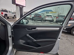 Used 2019  Volkswagen Passat 4d Sedan 2&period;0T Wolfsburg Edition at City Wide Auto Credit near Toledo&comma; OH