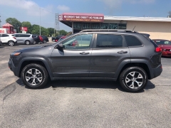 Used 2015  Jeep Cherokee 4d SUV 4WD Trailhawk V6 at City Wide Auto Credit near Toledo, OH