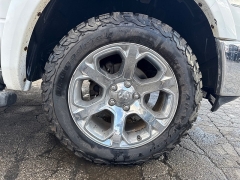 Used 2014  Ram 1500 4WD Crew Cab Laramie at City Wide Auto Credit near Toledo&comma; OH