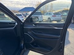 Used 2022  Jeep Grand Cherokee L Limited 4x4 at City Wide Auto Credit near Toledo, OH