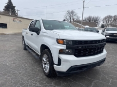 Used 2020  Chevrolet Silverado 1500 4WD Crew Cab Custom at City Wide Auto Credit near Toledo&comma; OH
