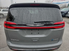 Used 2022  Chrysler Pacifica Hybrid Touring L FWD at City Wide Auto Credit near Toledo&comma; OH