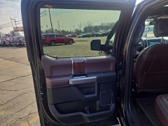 Used 2016  Ford F-150 4WD SuperCrew Platinum 5 1&sol;2 at City Wide Auto Credit near Toledo&comma; OH