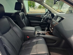 Used 2020  Nissan Pathfinder 4d SUV 4WD Platinum at City Wide Auto Credit near Toledo&comma; OH