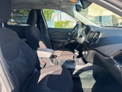 Used 2022  Jeep Cherokee X 4x4 at City Wide Auto Credit near Toledo&comma; OH