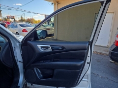 Used 2020  Nissan Pathfinder 4d SUV FWD SV at City Wide Auto Credit near Toledo&comma; OH