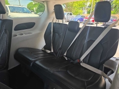 Used 2022  Chrysler Pacifica Hybrid Touring L FWD at City Wide Auto Credit near Toledo&comma; OH